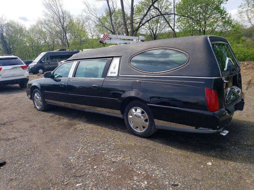 Used 2003 Cadillac De Ville Hearse FWD image 3