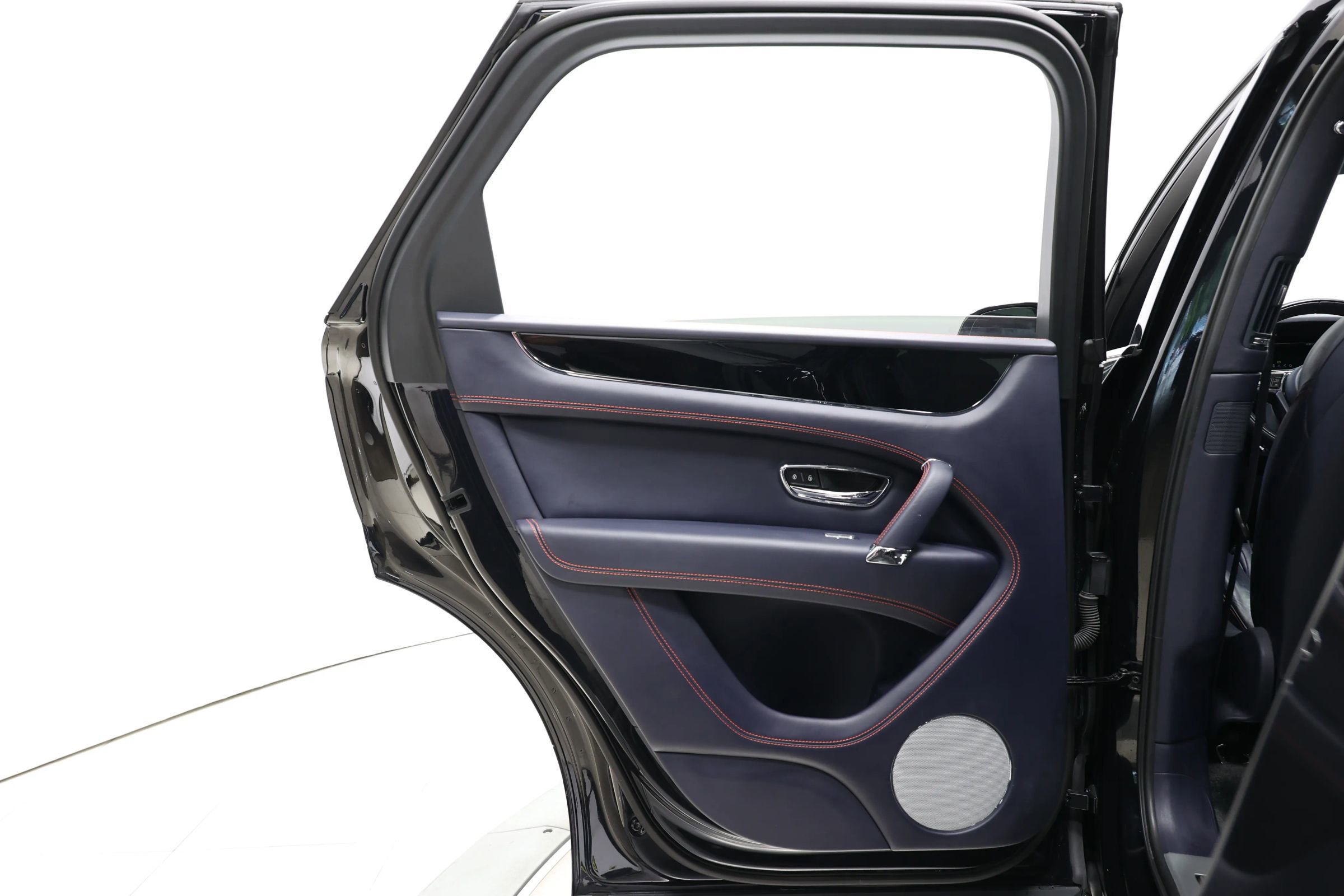 Used 2019 Bentley Bentayga AWD/4WD image 46