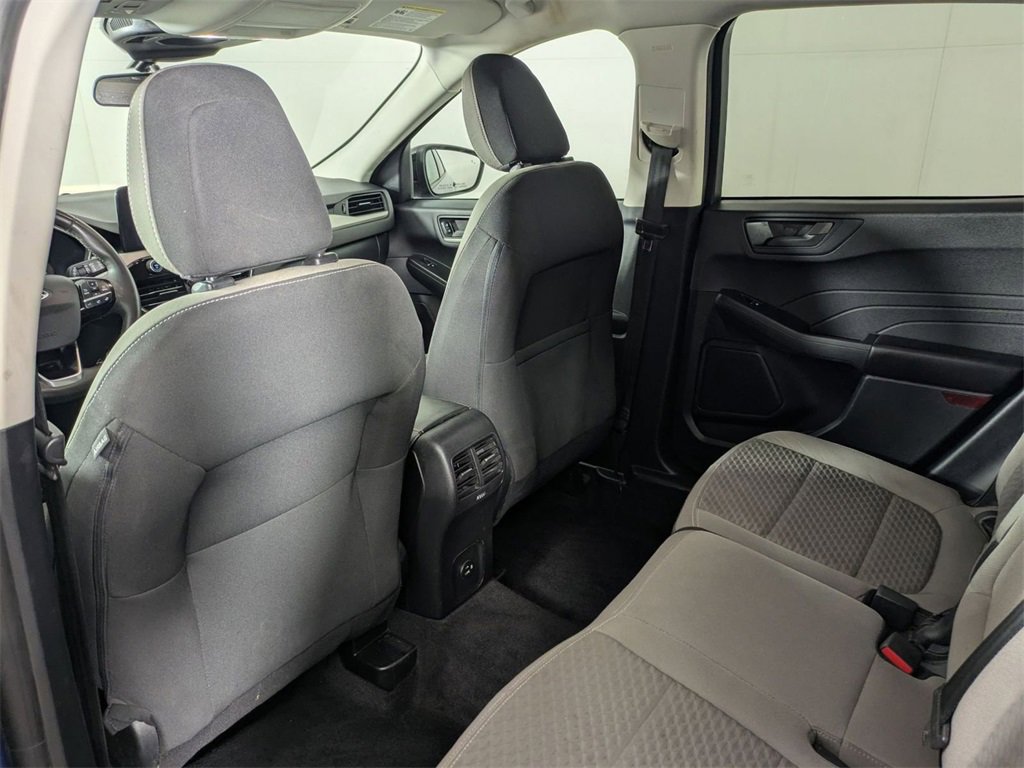 Used 2022 Ford Escape SE w/ SE Sport Appearance Package image 34