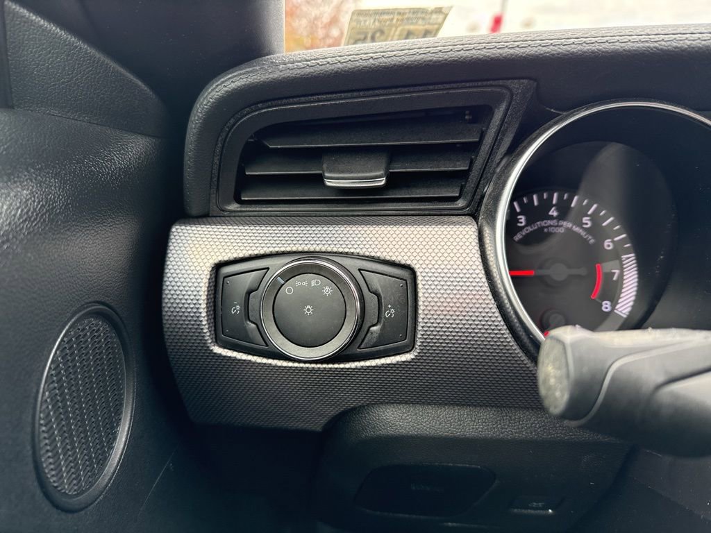 Used 2020 Ford Mustang Convertible w/ Equipment Group 101A image 23