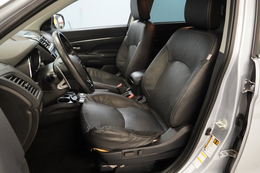 Used 2016 Mitsubishi Outlander Sport SEL image 3