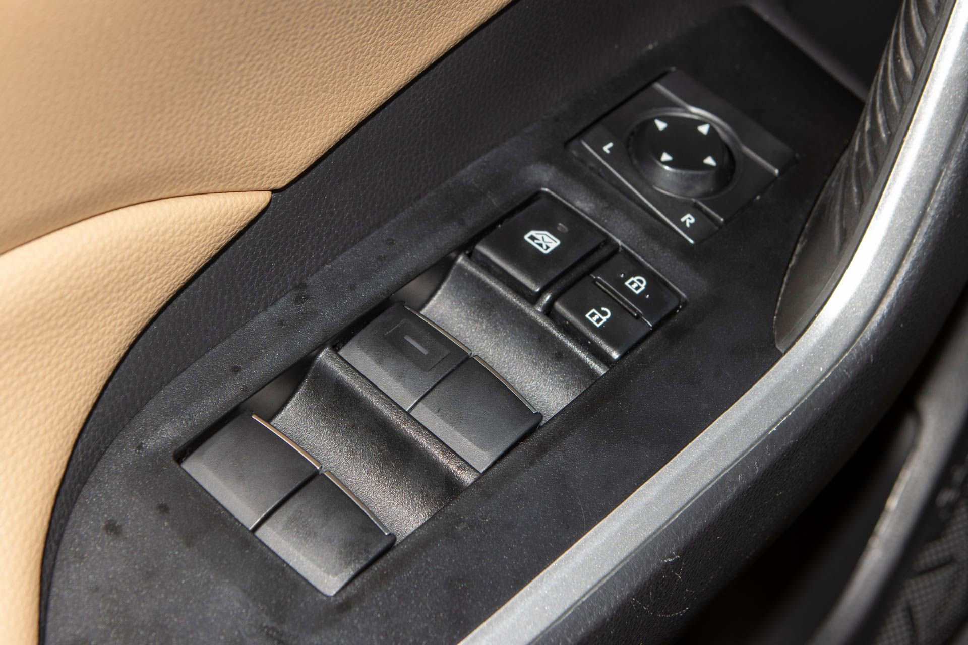 Used 2021 Toyota RAV4 XLE Premium image 27