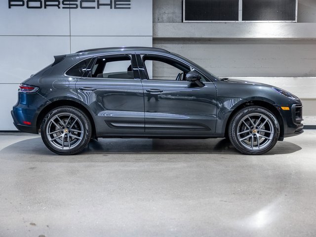 Certified 2025 Porsche Macan image 9