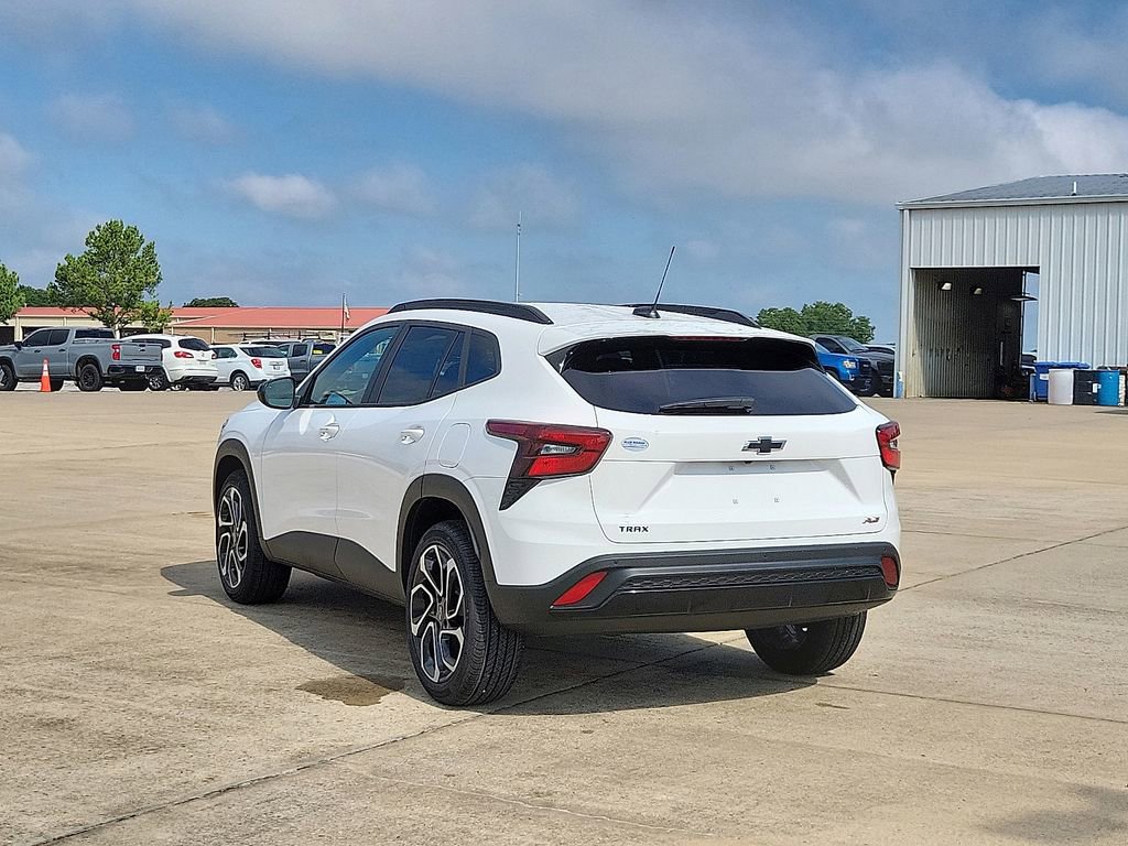 New 2026 Chevrolet Trax RS w/ Sunroof Package image 4