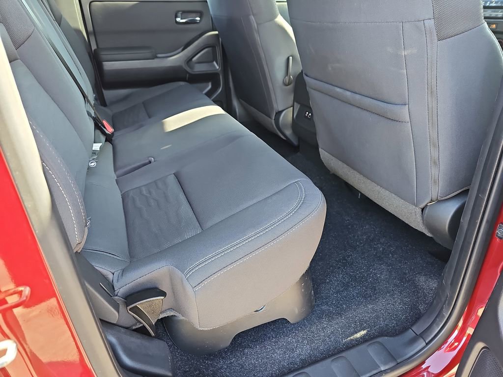 Used 2024 Nissan Frontier SV RWD image 14