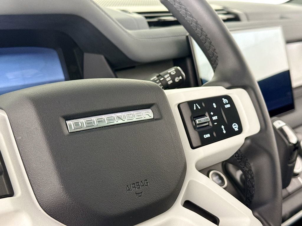 Used 2025 Land Rover Defender 110 S image 19