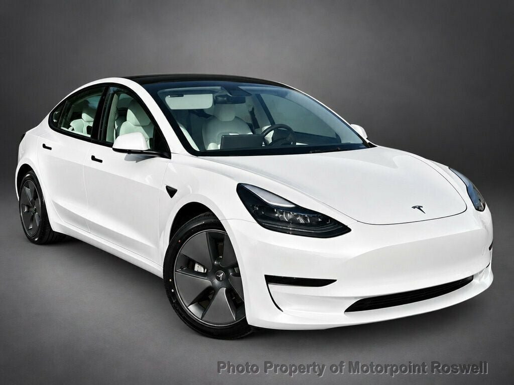 Used 2023 Tesla Model 3 Standard Range RWD image 2