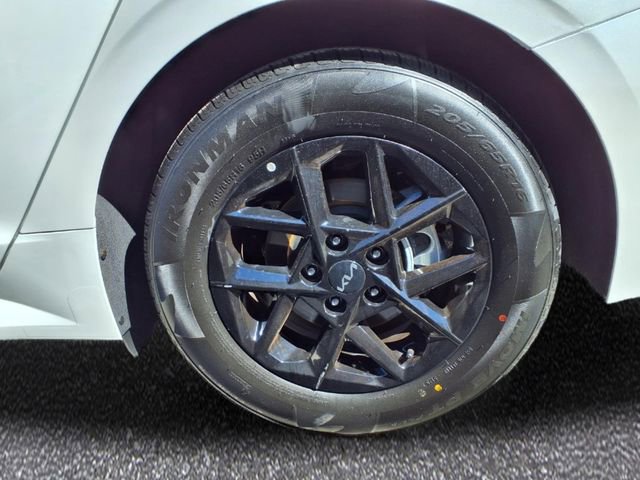 Used 2025 Kia K5 LXS FWD image 5