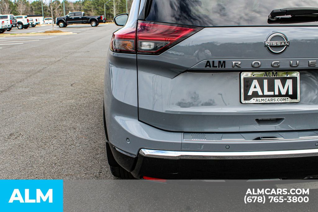 Used 2024 Nissan Rogue Platinum w/ Platinum Premium Package image 12