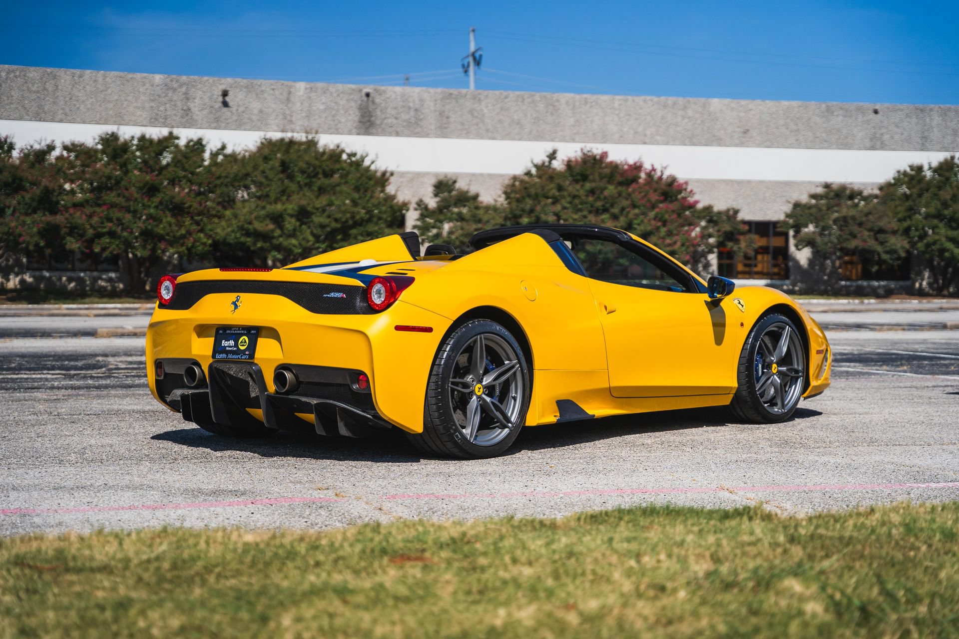Used 2015 Ferrari 458 Speciale A RWD image 27