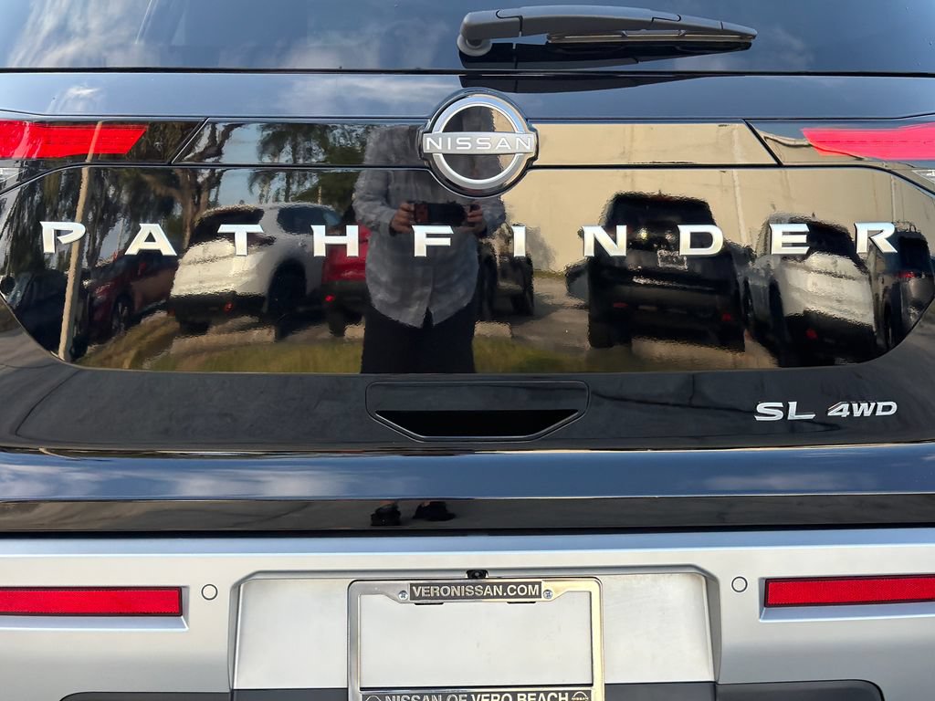 Certified 2025 Nissan Pathfinder SL AWD/4WD image 10
