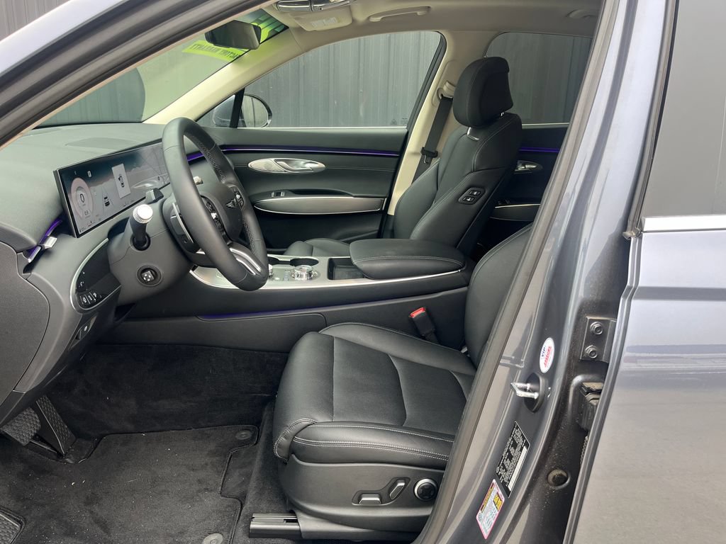 Used 2026 Genesis GV70 2.5T Select AWD/4WD image 9