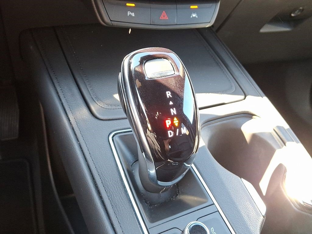 Certified 2025 Cadillac XT4 Premium Luxury AWD/4WD image 13