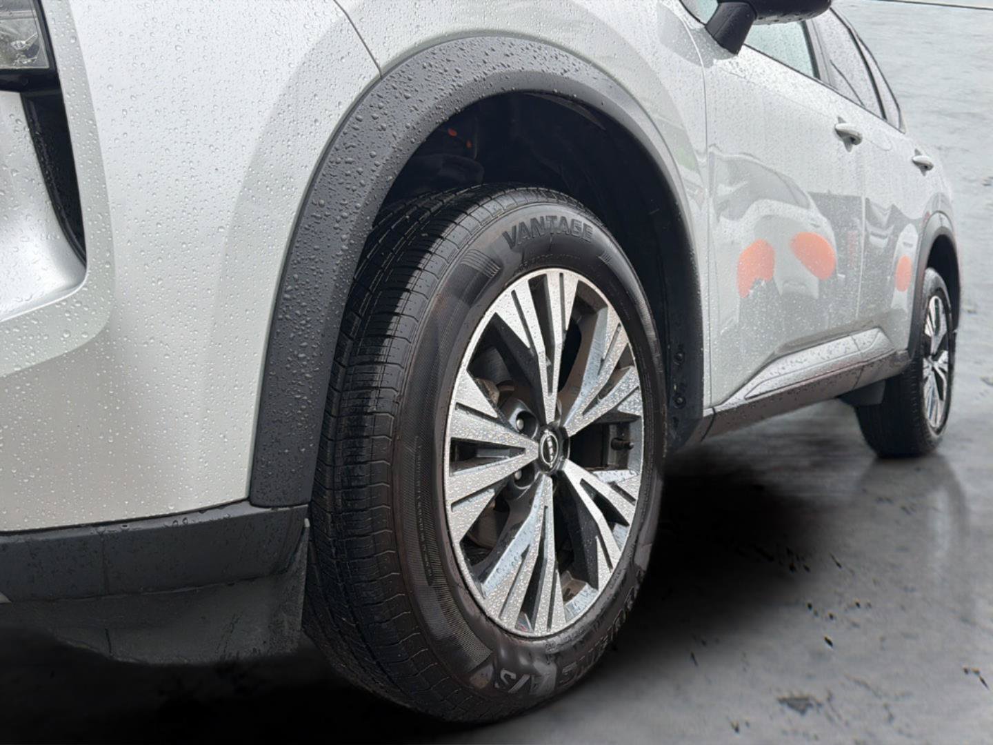 Used 2023 Nissan Rogue SV AWD/4WD image 33