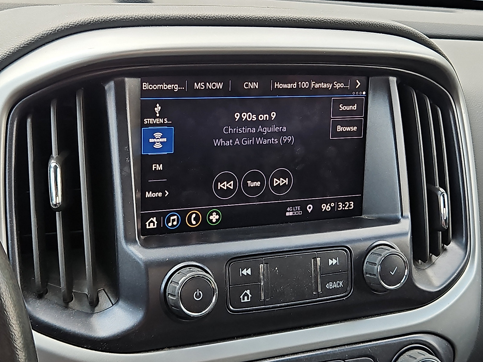 Used 2020 Chevrolet Colorado LT w/ Safety Package AWD/4WD image 16