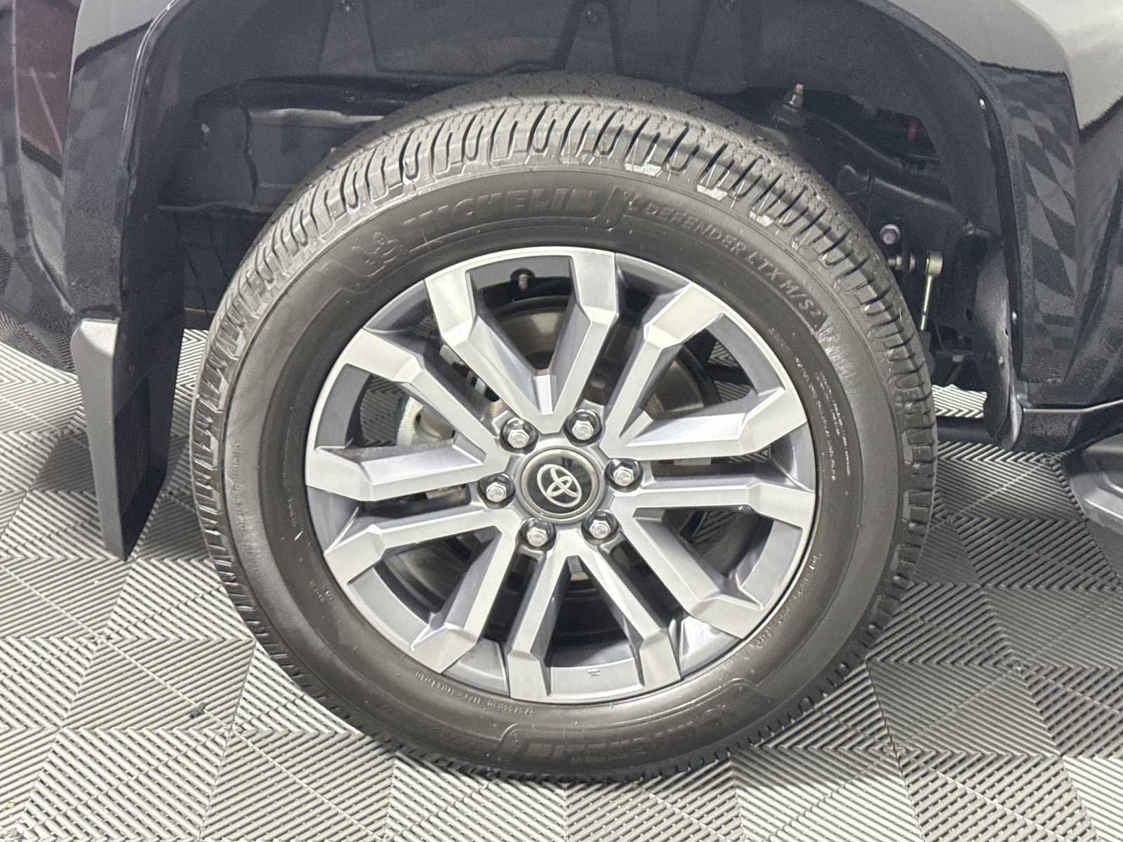 Used 2025 Toyota 4Runner Limited image 21