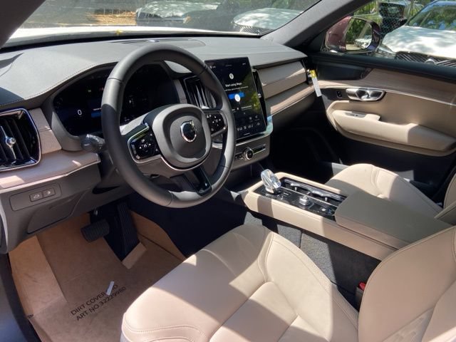 New 2026 Volvo XC90 T8 Plus w/ Protection Package Premier AWD/4WD image 11