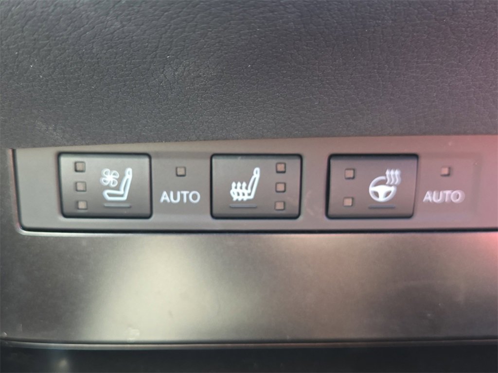 Used 2023 Lexus ES 300h F Sport image 25