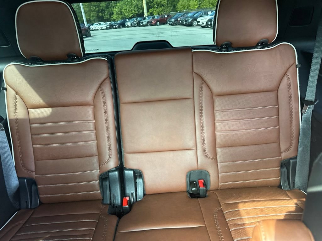 Used 2023 GMC Yukon Denali Ultimate AWD/4WD image 16