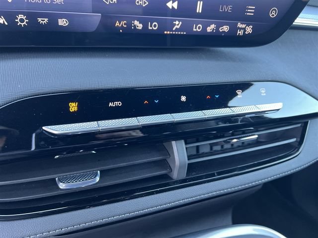 Certified 2025 Buick Enclave Sport Touring FWD image 19