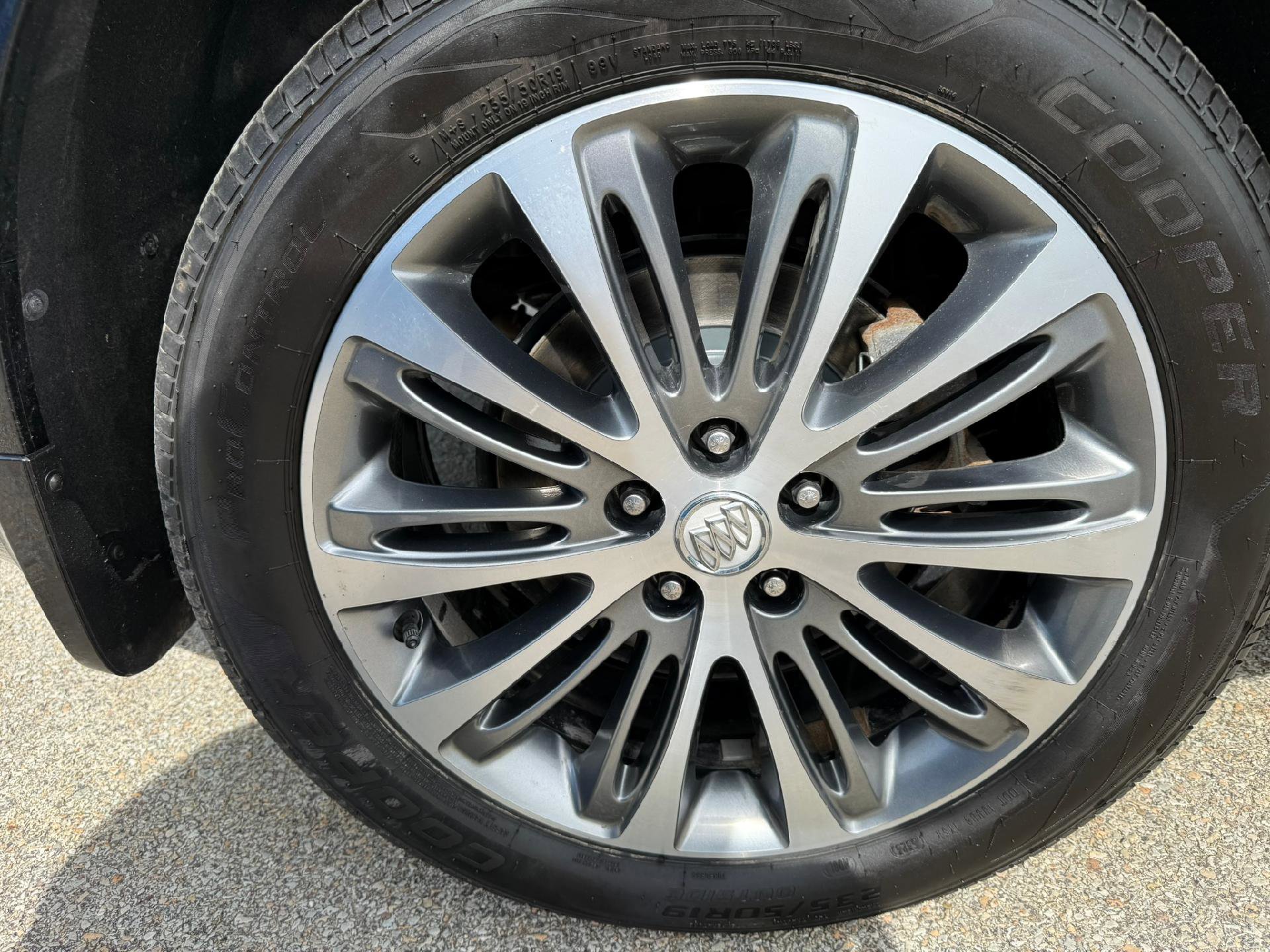 Certified 2018 Buick Envision Premium w/ LPO, Hit The Road Package AWD/4WD image 11