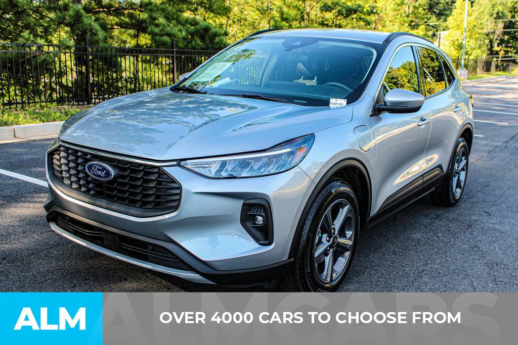 Used 2023 Ford Escape SE image 3