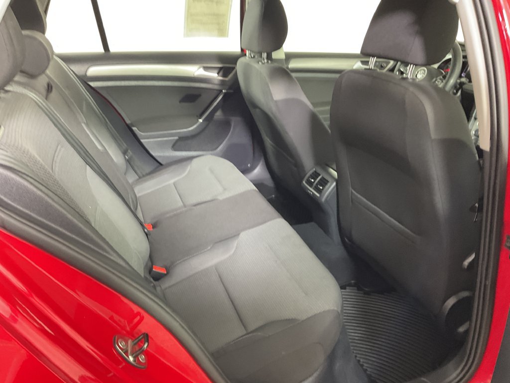 Used 2016 Volkswagen Golf S FWD image 23