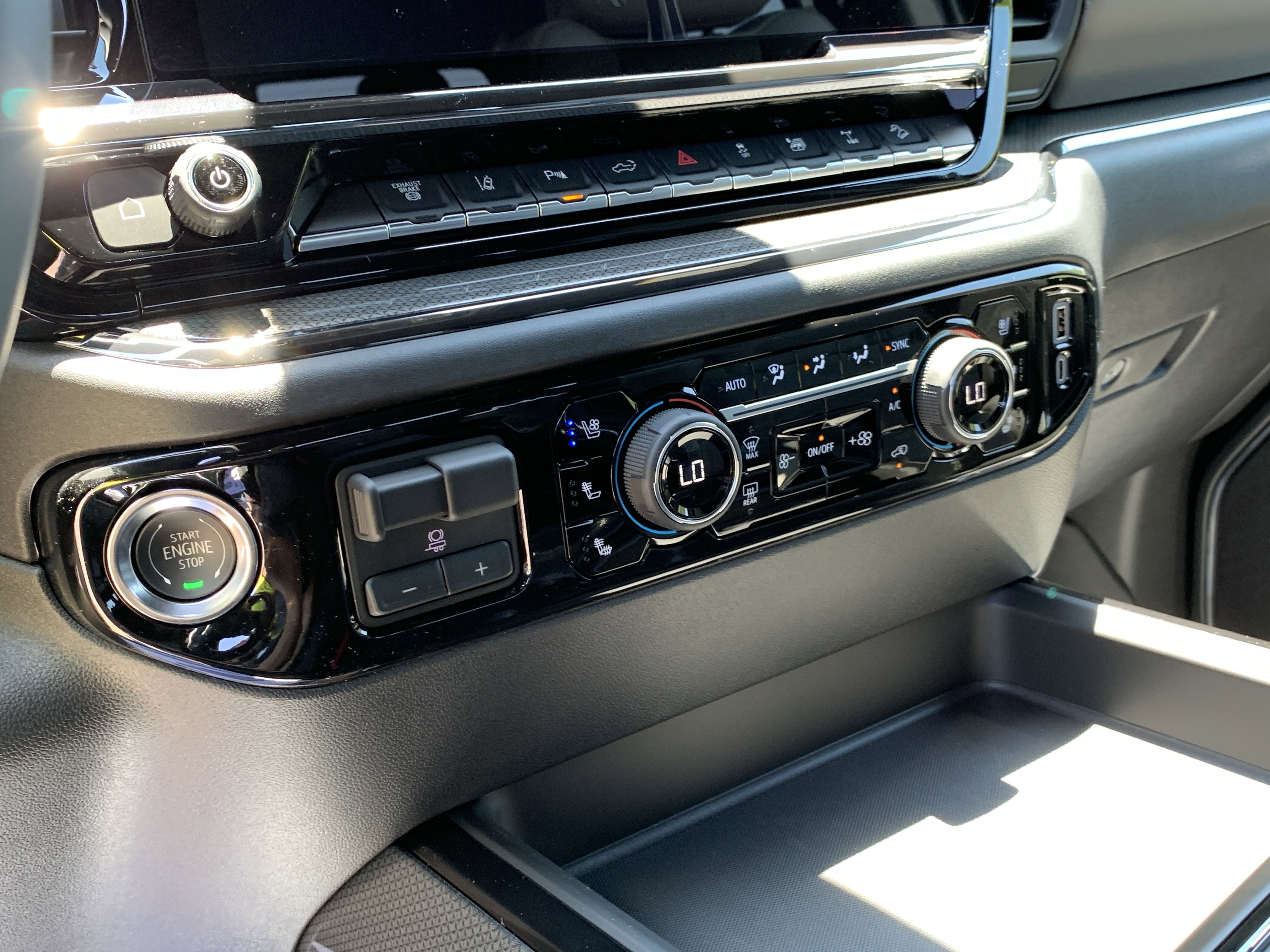 New 2026 Chevrolet Silverado 2500 ZR2 AWD/4WD image 21