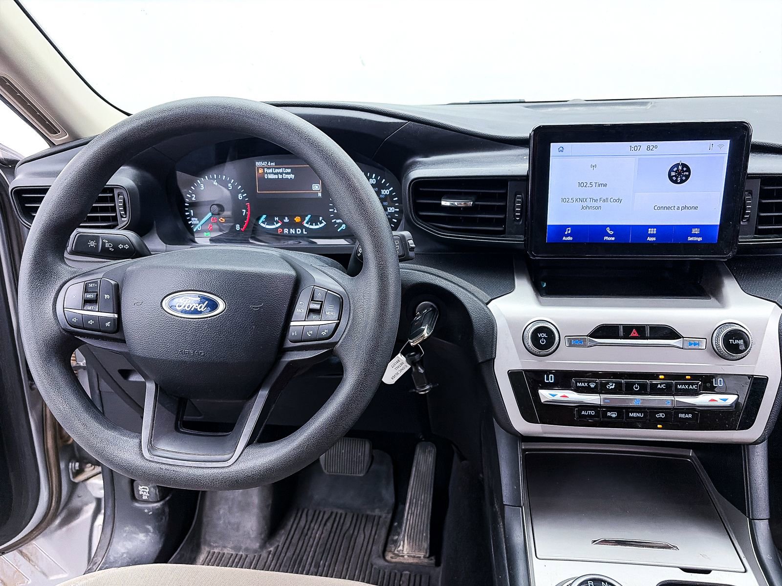 Used 2021 Ford Explorer 2WD image 2