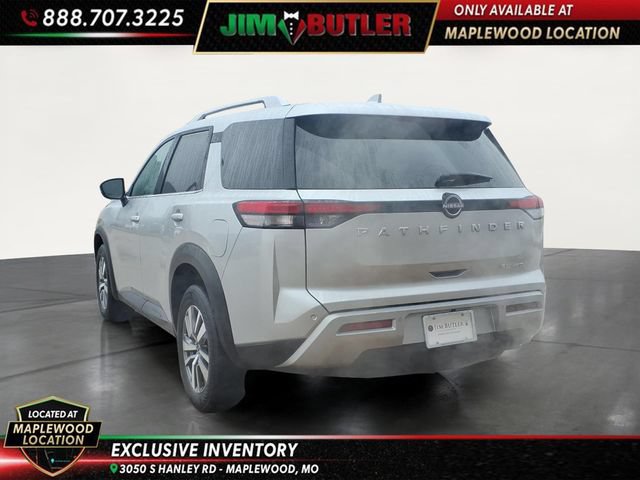 Used 2025 Nissan Pathfinder SL AWD/4WD image 2