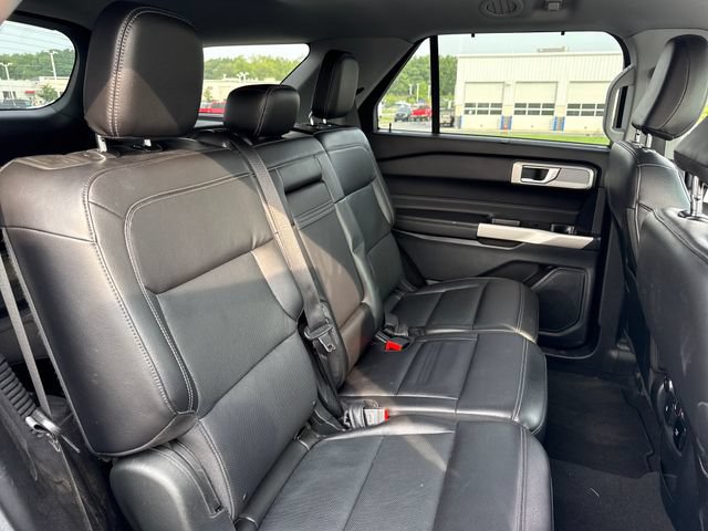 Used 2021 Ford Explorer Limited w/ Equipment Group 301A AWD/4WD image 14