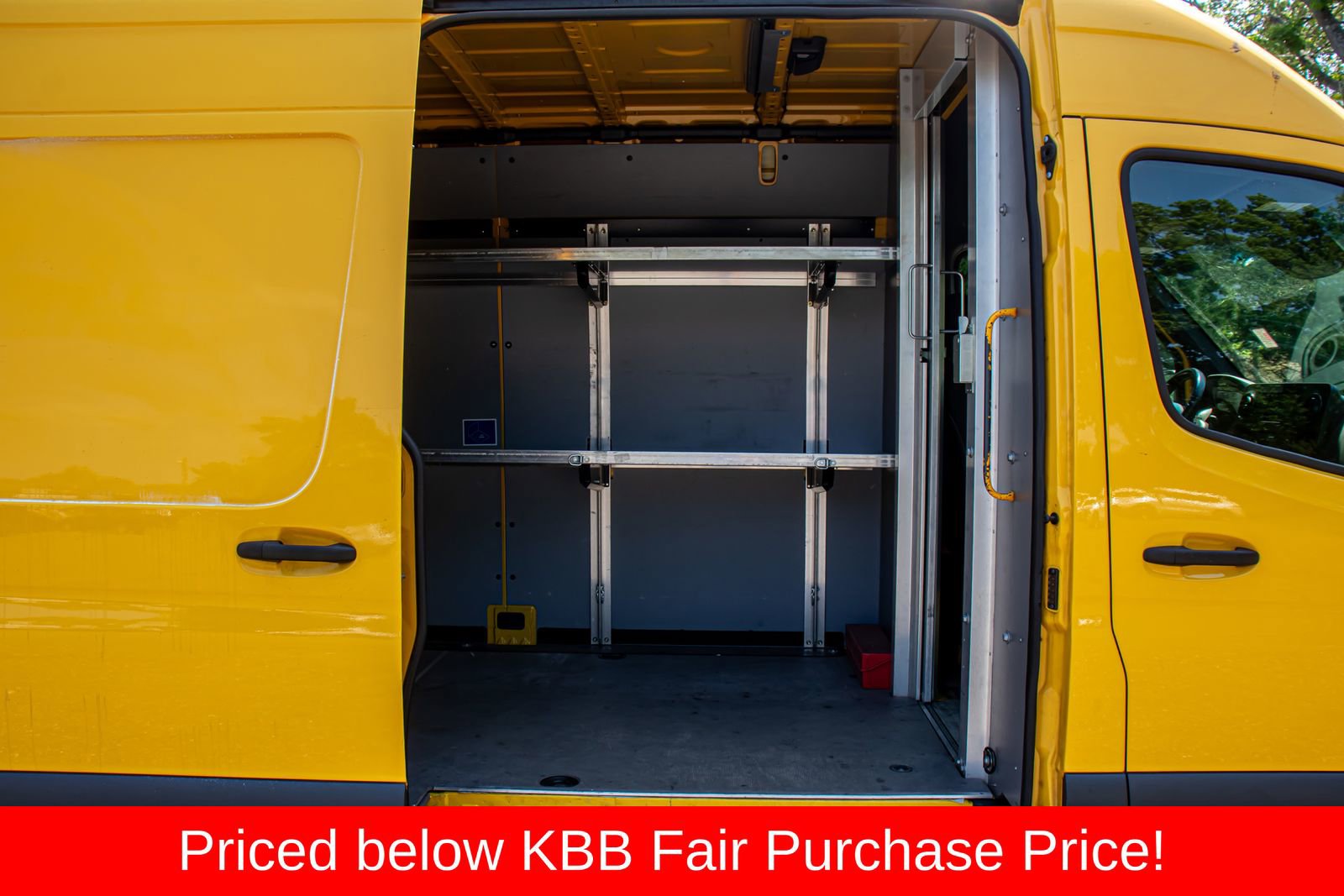 Used 2021 Mercedes-Benz Sprinter 2500 image 14