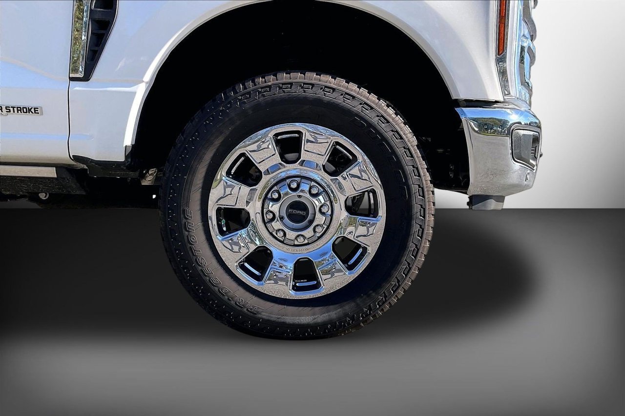 Used 2025 Ford F250 King Ranch w/ Chrome Package AWD/4WD image 36
