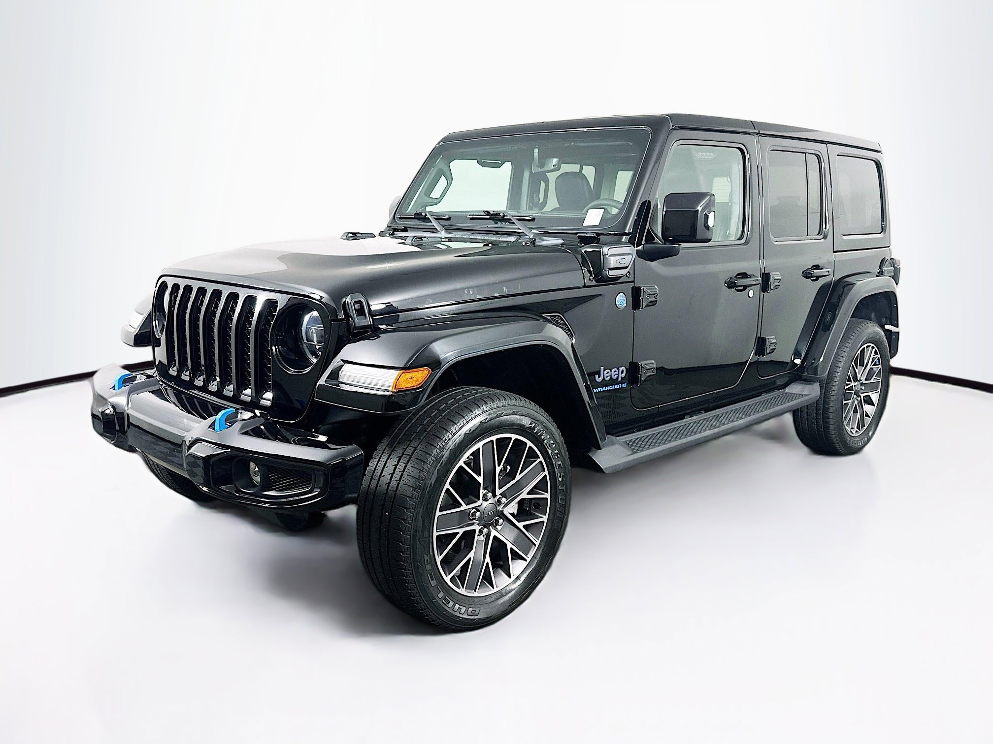 Used 2023 Jeep Wrangler Unlimited Sahara image 3