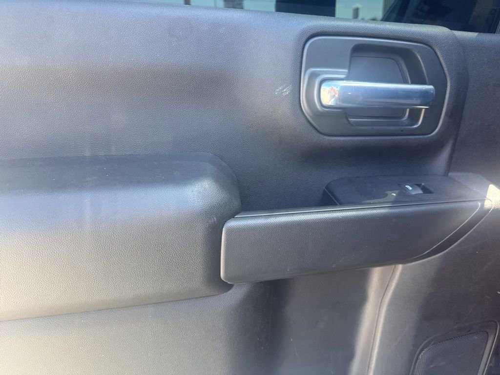 Used 2022 Chevrolet Silverado 2500 Custom w/ Custom Value Package image 12