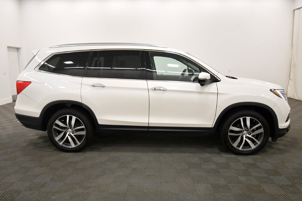 Certified 2017 Honda Pilot Touring image 9