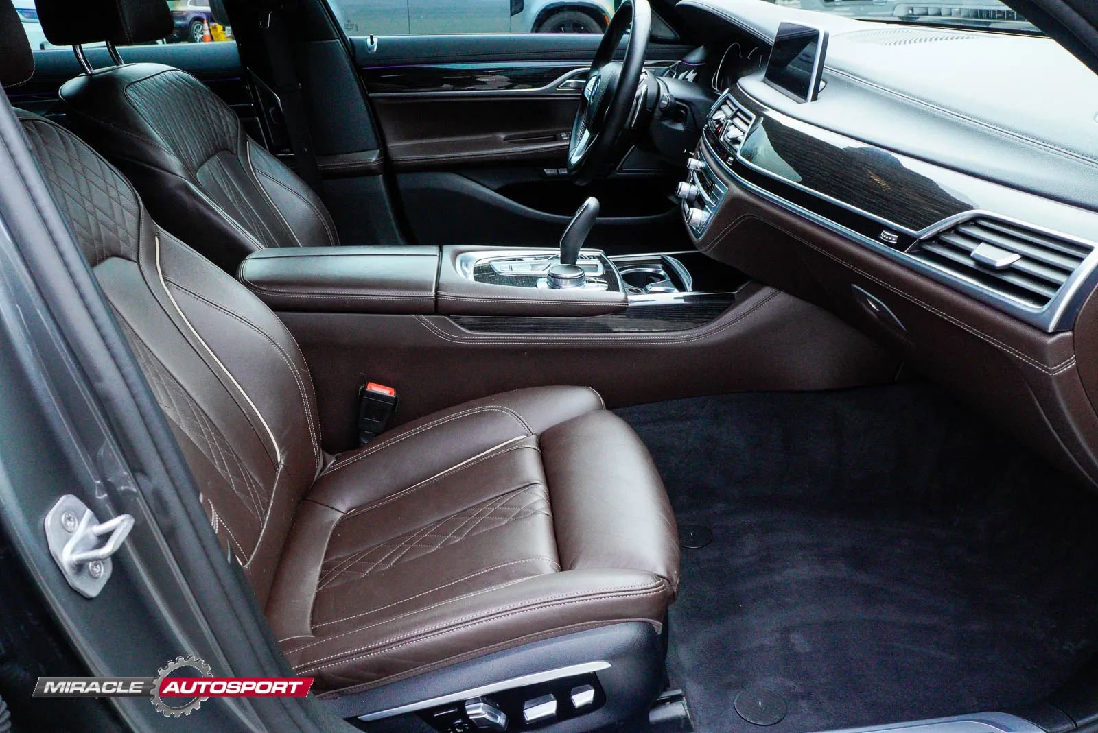 Used 2016 BMW 750i RWD image 31