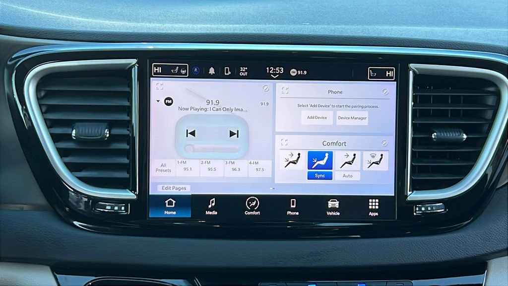 Used 2024 Chrysler Pacifica Touring-L image 19