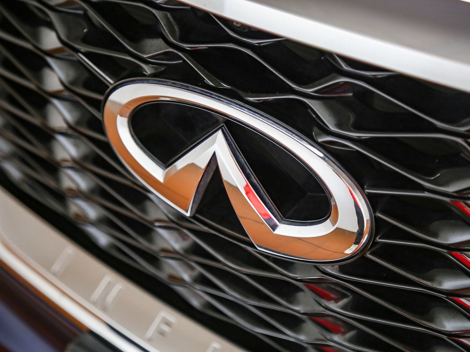 Used 2022 INFINITI QX60 Luxe w/ Cargo Package FWD image 8