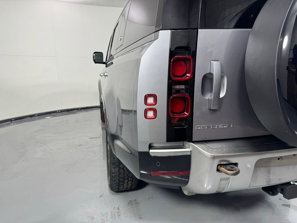 Used 2023 Land Rover Defender 130 S image 8