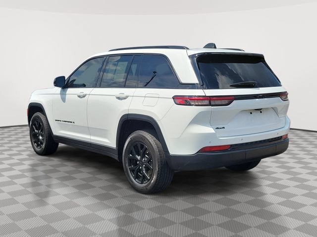 Used 2024 Jeep Grand Cherokee Altitude AWD/4WD image 4