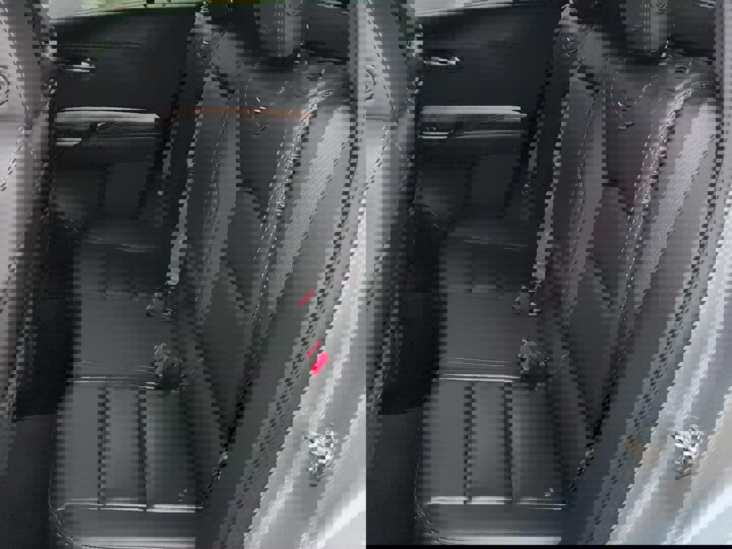 Used 2024 Cadillac XT4 Premium Luxury image 13