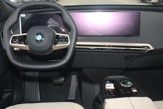 New 2026 BMW iX xDrive60 w/ Premium Package image 16