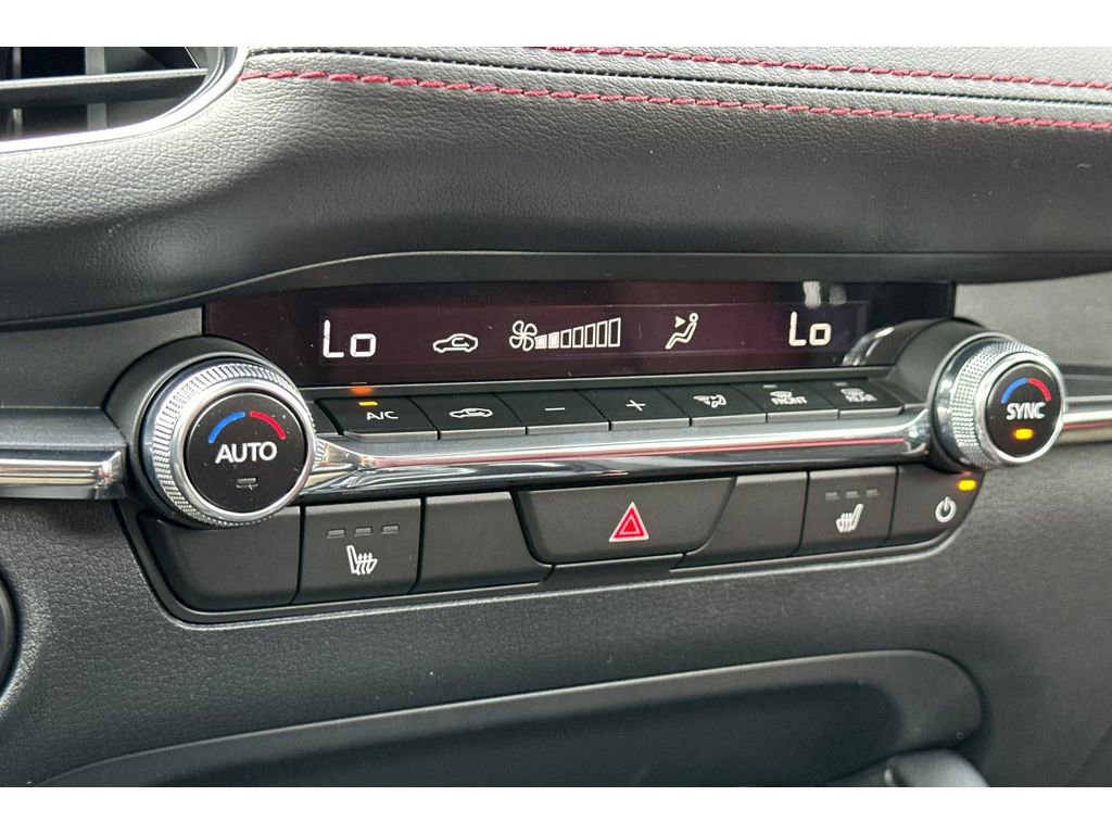 Certified 2025 MAZDA MAZDA3 Carbon image 18