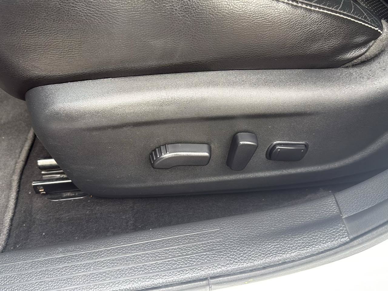 Used 2018 Nissan Sentra SL w/ Protection Package FWD image 11