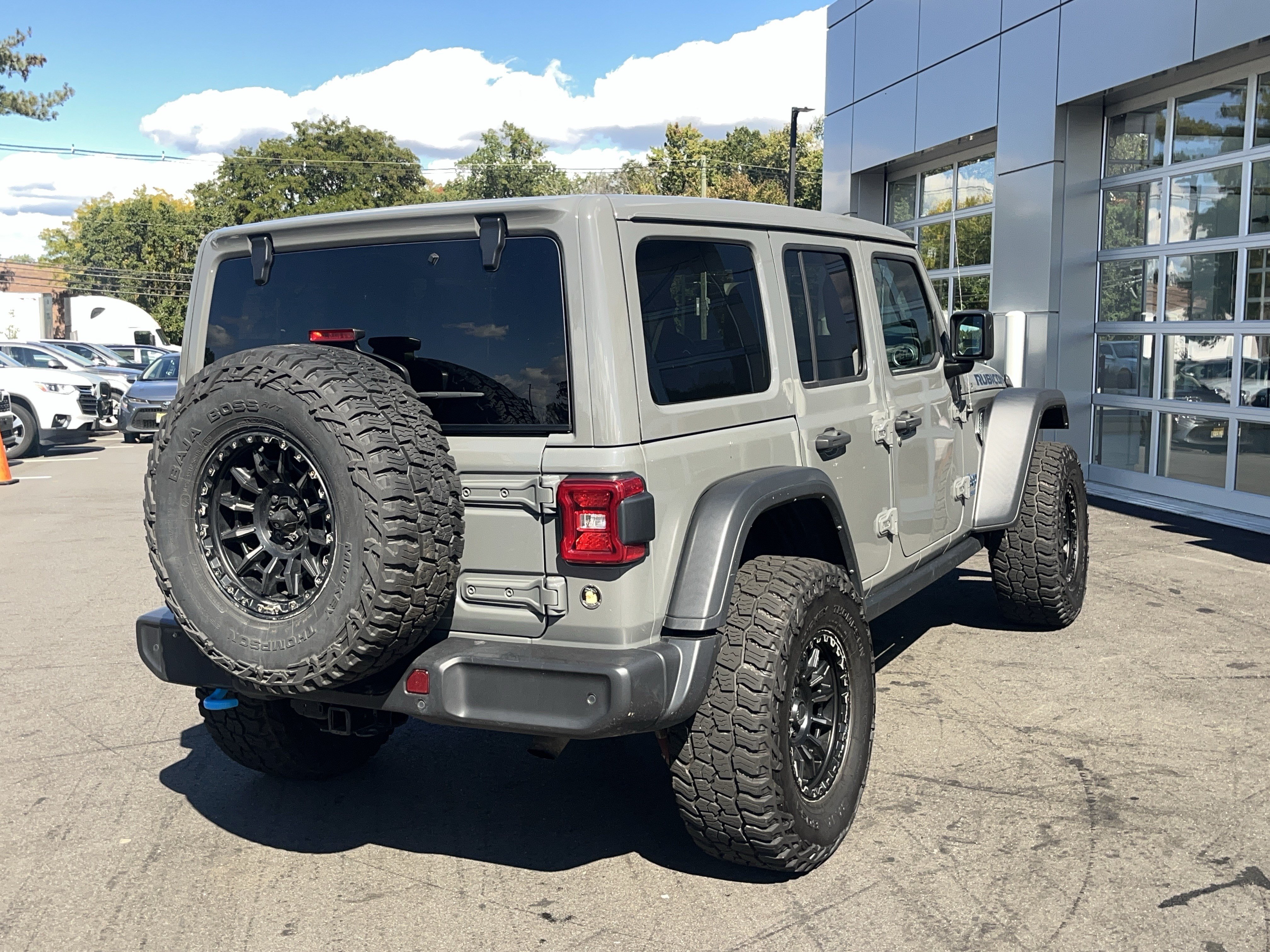 Used 2022 Jeep Wrangler Unlimited Rubicon 4xe w/ Cold Weather Group AWD/4WD image 3