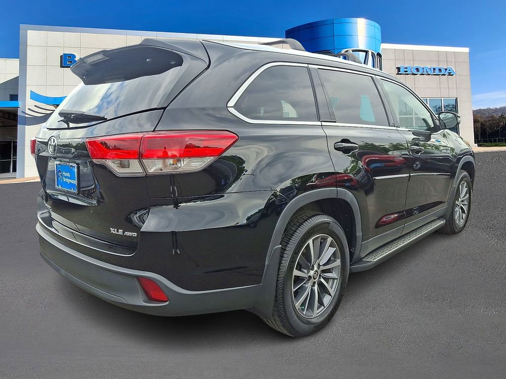 Used 2019 Toyota Highlander XLE AWD/4WD image 6