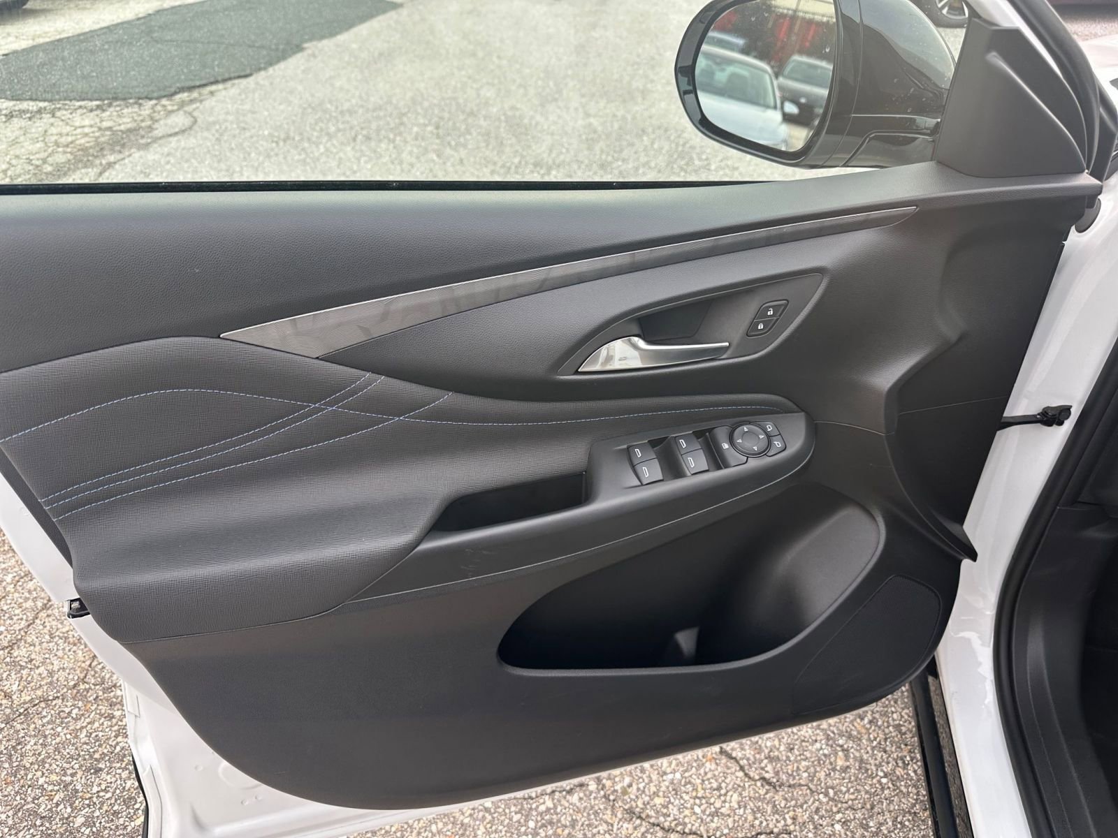 Used 2025 Buick Envista Sport Touring image 20