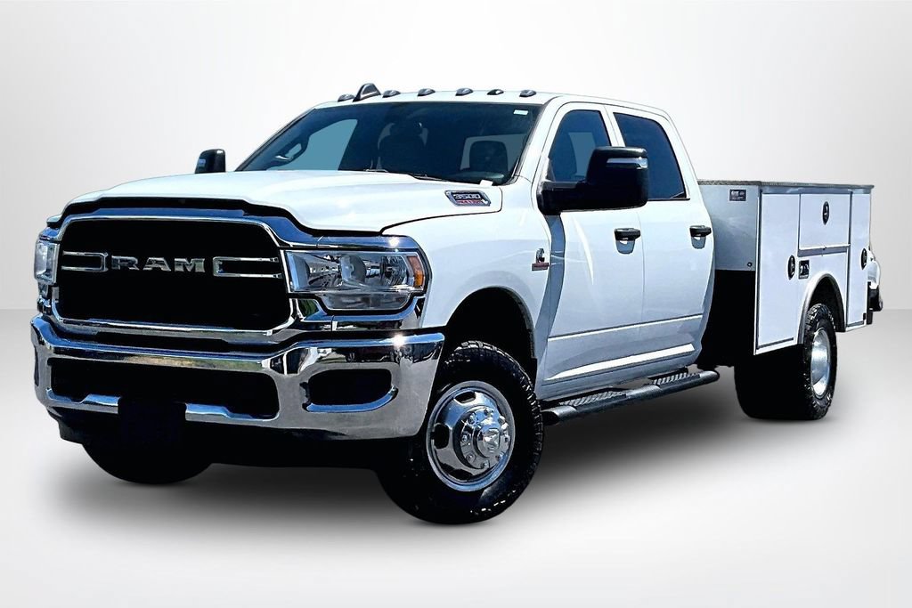 Used 2024 RAM 3500 Tradesman w/ Chrome Appearance Group AWD/4WD image 3