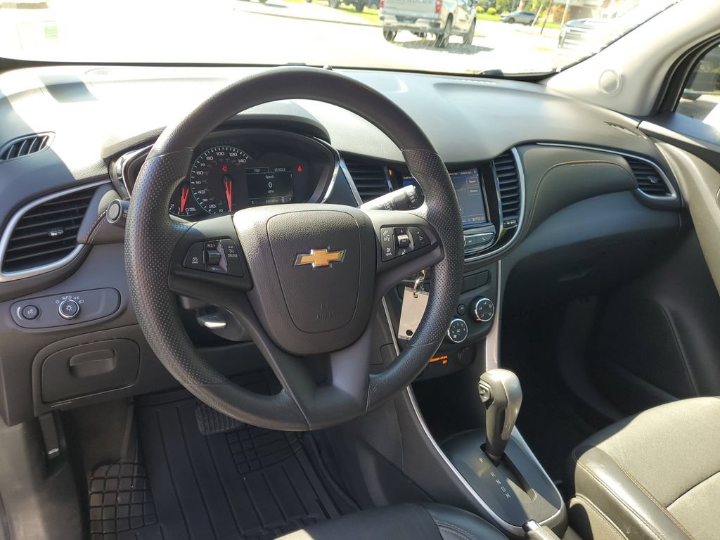 Used 2021 Chevrolet Trax LT FWD image 7